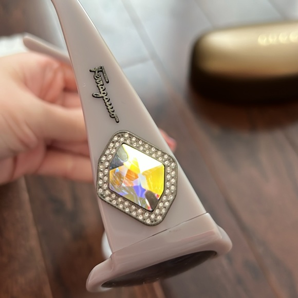 Ferragamo sunglasses - Picture 7 of 7